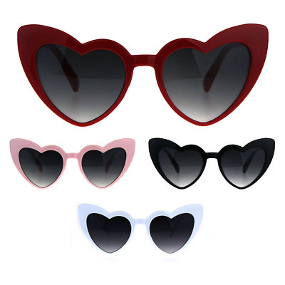 Oversize Heart Shape Cat Eye Retro Womens Plastic Sunglasses  display picture 1