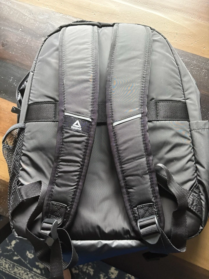 锐步背包 全新 — 第 2/2 张图片