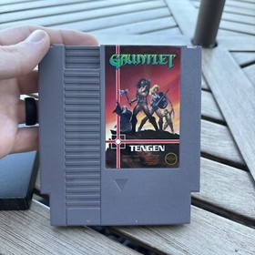 Gauntlet Gray Cart (NES) Nintendo Cartridge - w/ protective plastic case