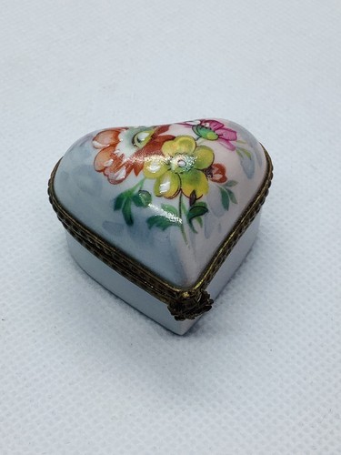 Vintage Limoges Heart Trinket Box Réhaussé Peint Main France Heart Hinged Rare