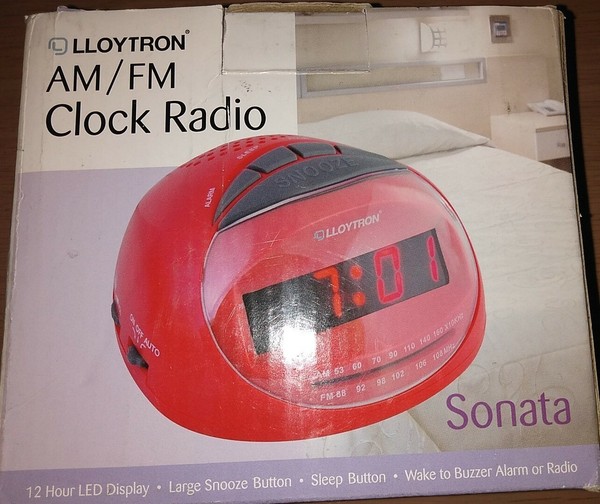 LLOYTRON SONATA RADIO ALARM CLOCK IN RED BRAND NEW BOXED - cardiopatiacongenita.it