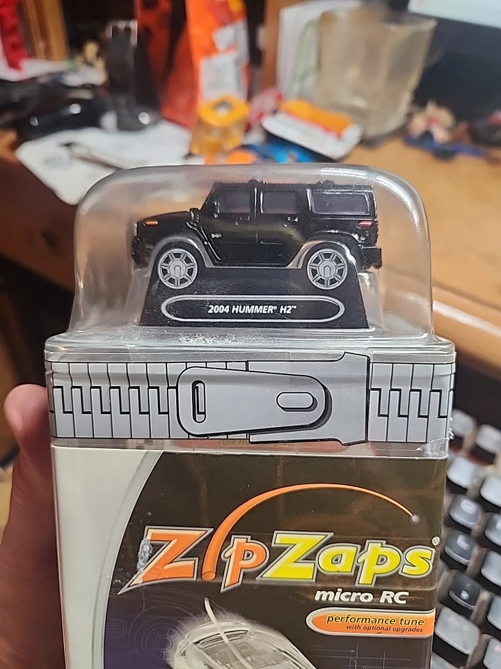 Zipzaps 2004 Micro RC Hummer H2 Black SUV Brand New Sealed - Image 4 of 4