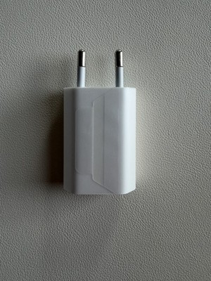 ORIGINAL APPLE 5W USB POWER ADAPTER NETZTEIL LADEGERÄT IPHONE MD813ZM/A ohne OVP