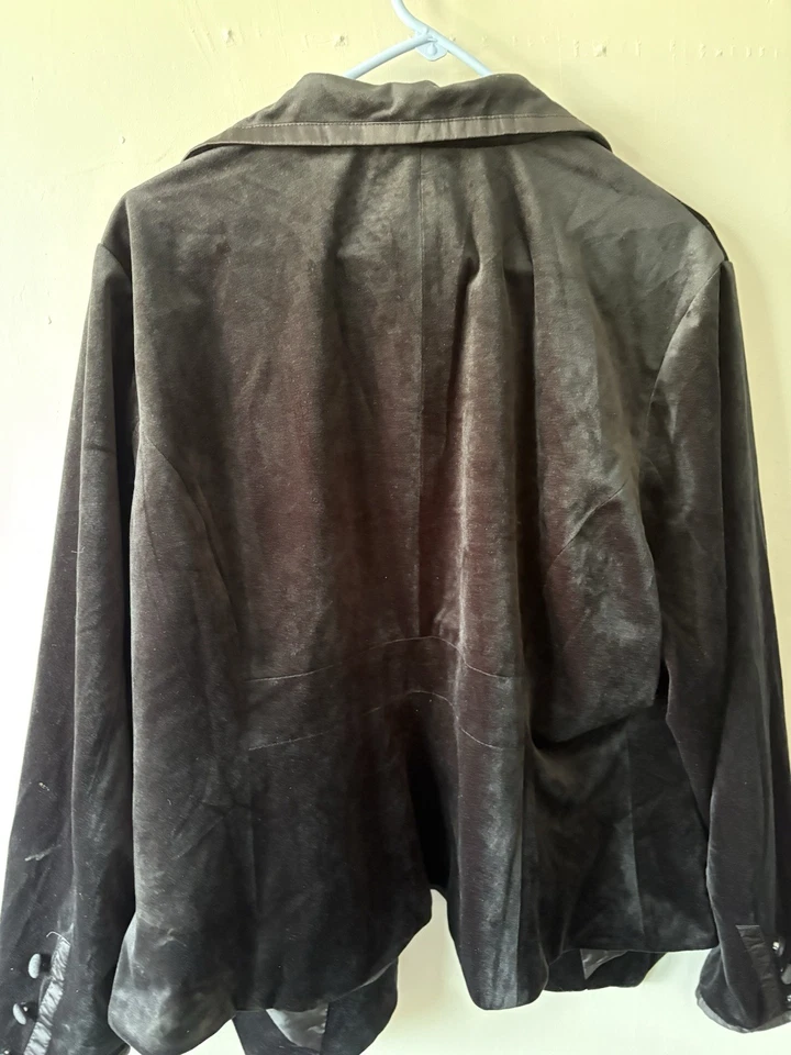 Chaqueta Torrid Harry Potter Hogwarts Talla 3 Se Ajusta XL Terciopelo Negro Juegos con disfraces Fantasía Foto 4 de 4