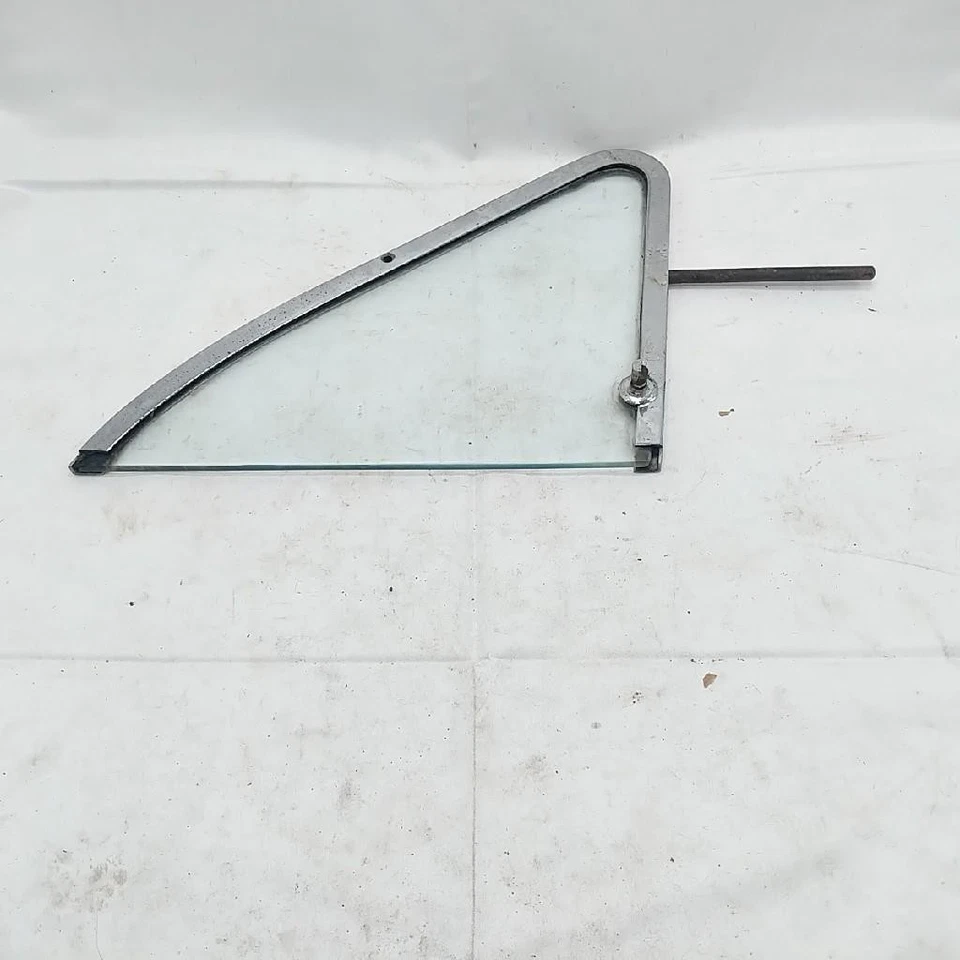 Jaguar C.18767 1959-1961 ventana de ala de ventilación MKIX MK9 Mark 9 LH delantera izquierda fabricante de equipos originales usado Foto 4 de 4