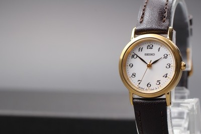 2009 N NEUWERTIG Seiko Spirit 1N01-0BA0 SGP Gold Rund Quarz Damenuhr JDM JAPAN
