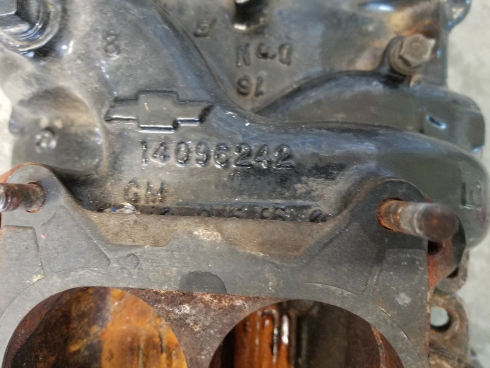 GM 1987 MerCruiser 5,7 L admisión 14096242 Foto 2 de 4