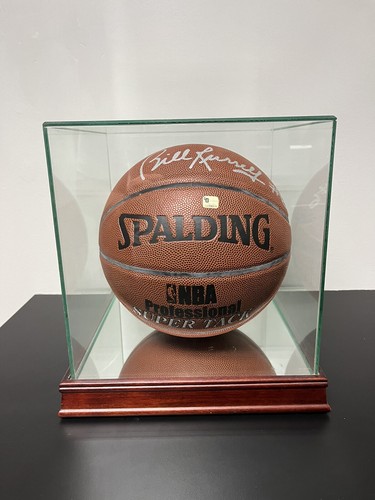 Bill Russell Signed NBA Spalding Basketball with Case🏀 11X Champ🏆Celtics☘️