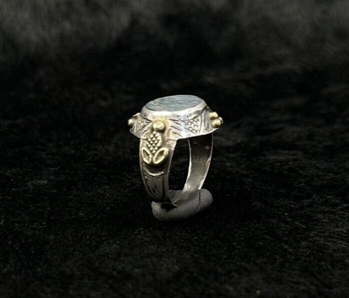 Antique Beautiful Solid Silver Unique Ring With I… - image 2