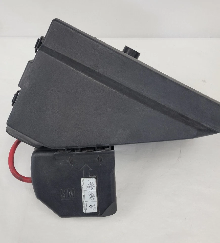 Cadillac Catera 2000-01 debajo del capó caja de relé de fusibles OEM GM 90565950 Foto 2 de 4