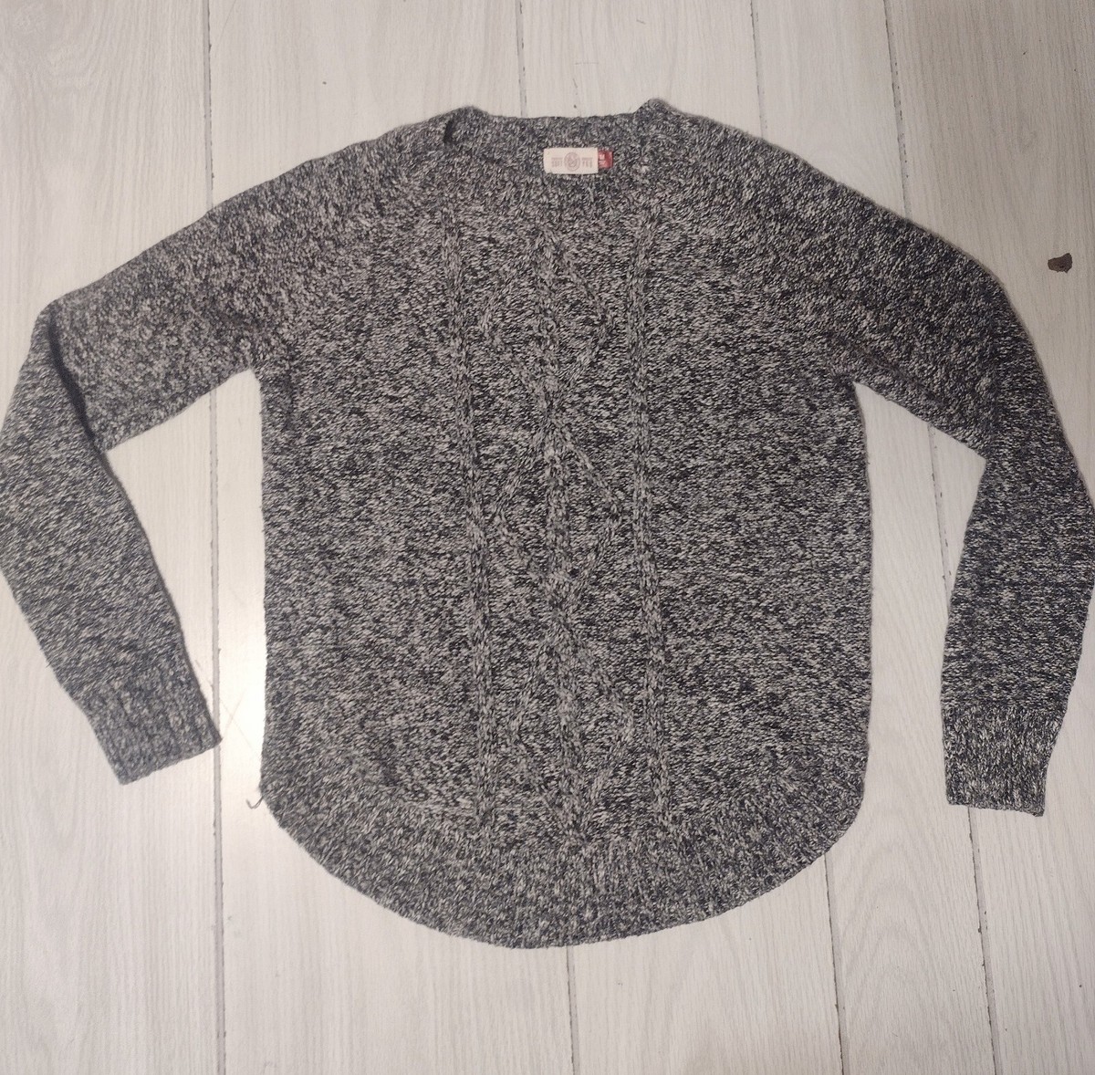 SO Knitted Sweater Women's Extra Large gray Long Sleeve Sweater