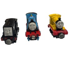 Thomas The Train Die Cast Take Along Magnetic Duncan Diesel 3 Piece Set