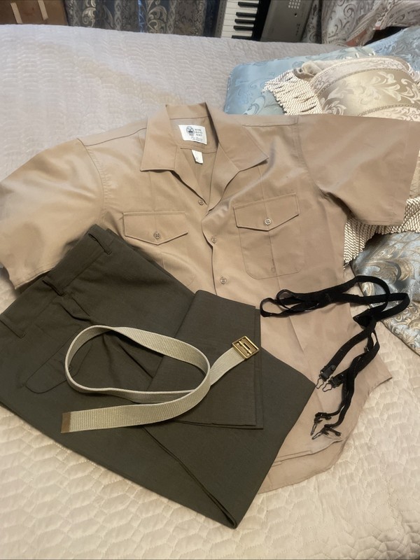 U.S. Marine Corps Alpha Set Shirt Size 17, Pants Size 33R, Belt, Two Garters