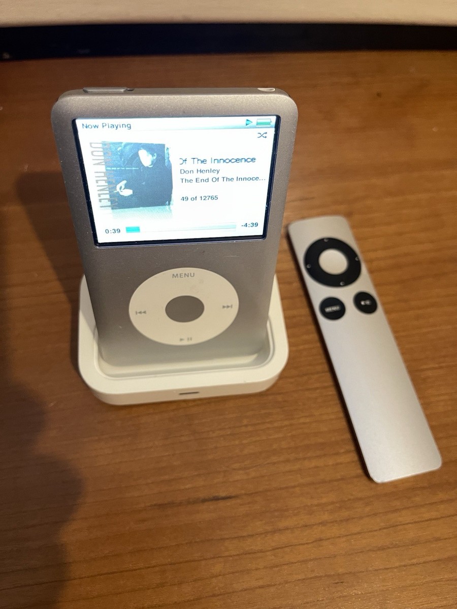 Apple iPod Universal Dock. Model A1256 with Apple remote, | eBay