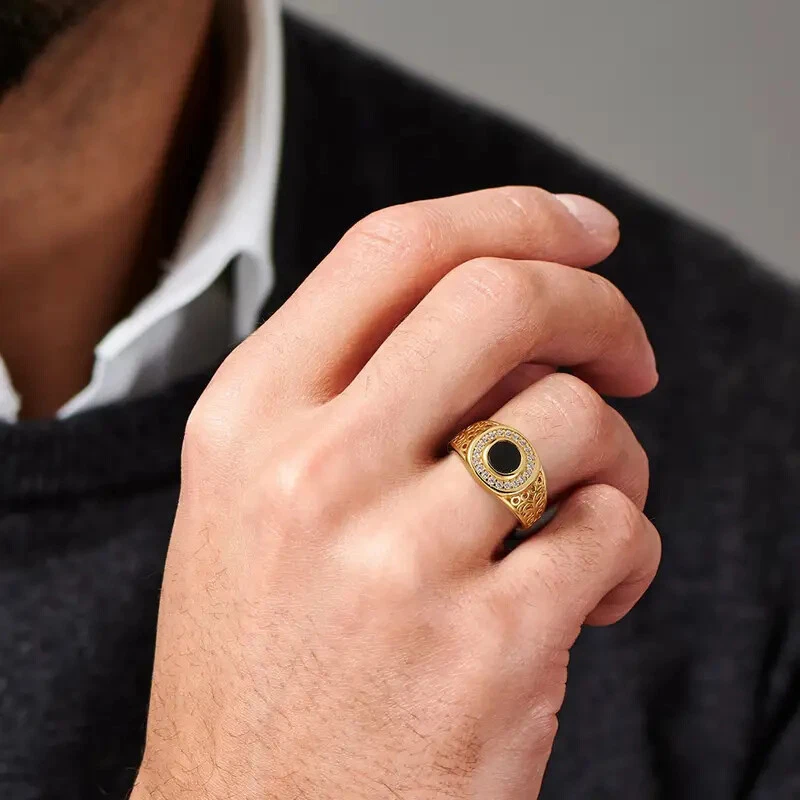 Anillo estilo vintage para hombre esmalte negro y moissanita en plata de ley 925 maciza Foto 2 de 4