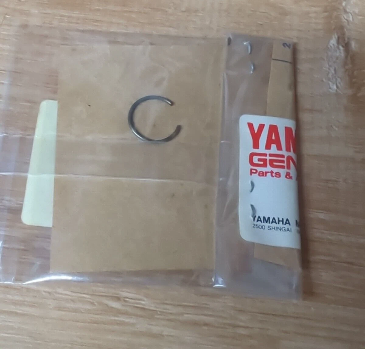 (1)  NOS YAMAHA YZ65 YZ80   PISTON PIN CLIP 93450-13130 NEW OEM
