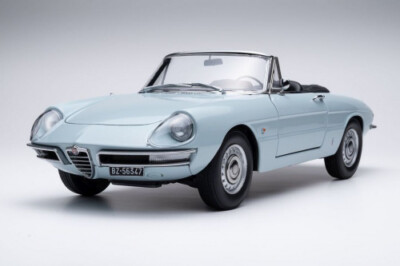 Alfa Romeo 1600 Duetto Spider 1966  blu celeste  AR513 1:18 Touring Modelcars 