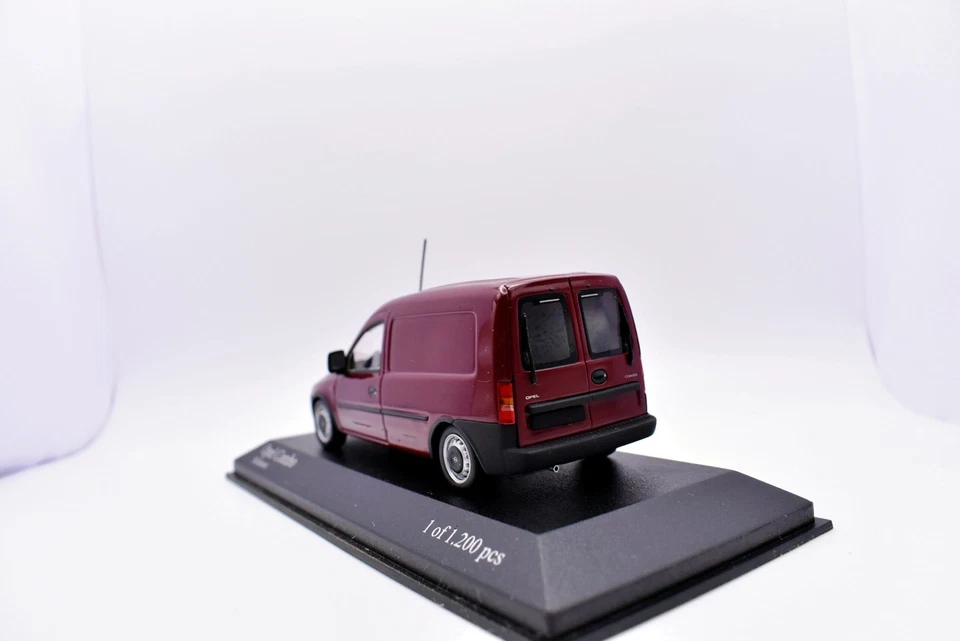 Modellino auto scala 1:43 opel combo minichamps diecast modellismo statico car - Immagine 4 di 4