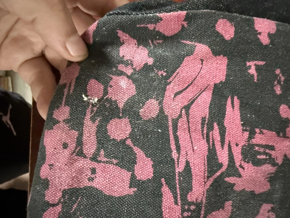 Bolso de Mano Abbey Dawn Avril Lavigne Negro Denim y Rosa 20x14x4 con Parches y Tachuelas Foto 2 de 4