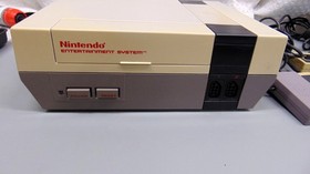 Nintendo NES-001 Console Bundle W/ Super Mario, Top Gun, Roger Rabbit, 720deg