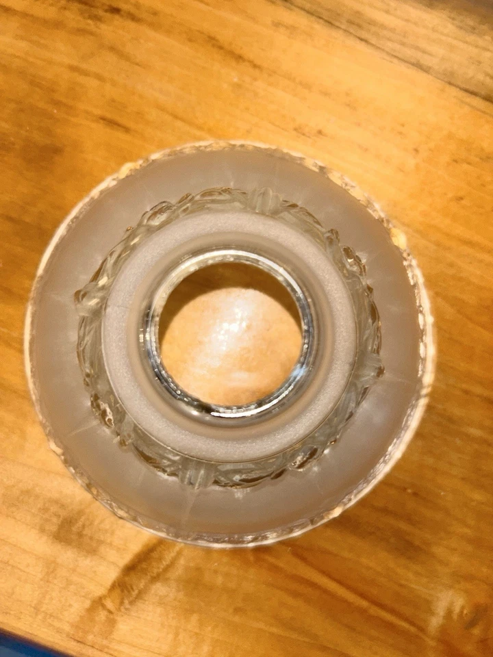 Chimeneas de pantalla de lámpara de huracán Art Deco de vidrio soplado esmerilado Foto 3 de 4