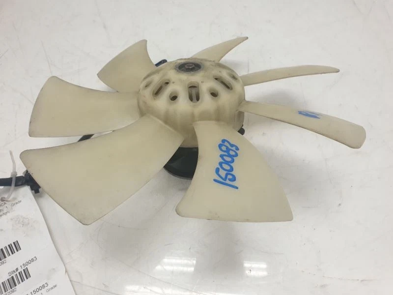 00 01 02 03 04 05 TOYOTA CELICA RADIATOR FAN MOTOR ASSEMBLY  - Image 2 of 4