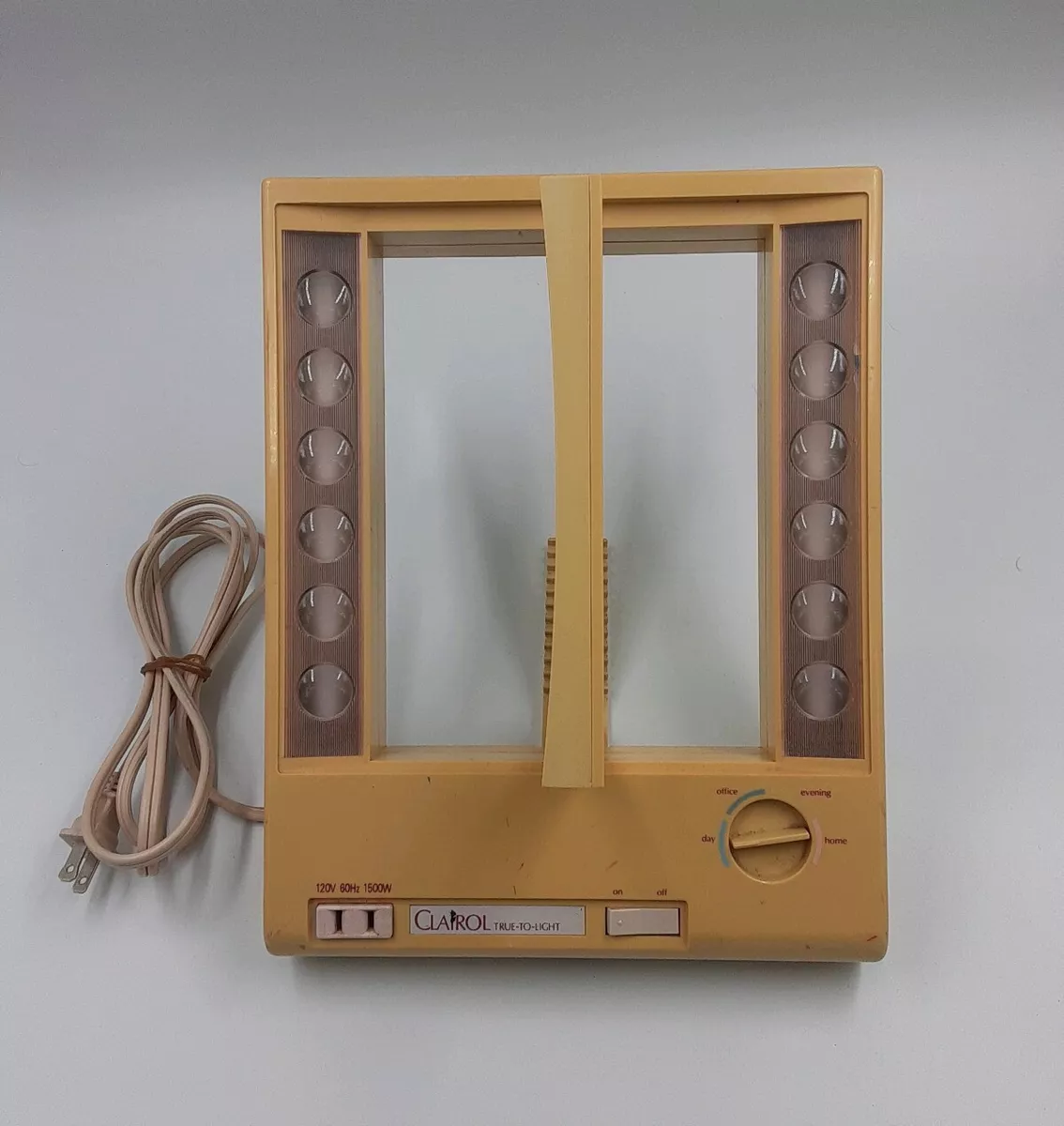 CLAIROL True to Light Portable Make Up Mirror Lamp LM 7 Outlet 4