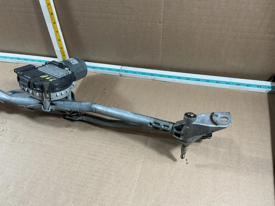 Mercedes-Benz E500 W211 2003-2009 acoplamiento limpiaparabrisas delantero con motor OEM Foto 3 de 4