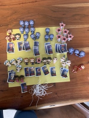 Kinder Joy Stranger Things Funko Konvolut Sammlung Mit Bot