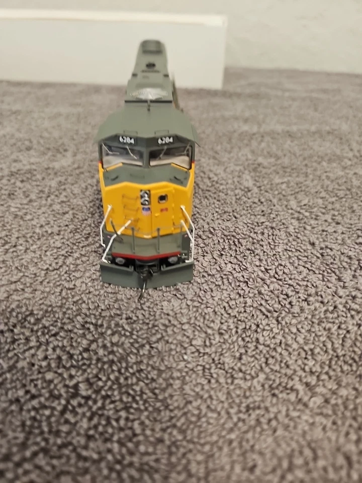 Genesis G67257 Union Pacific Sd60m #6284 - Image 4 of 4