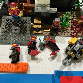 LEGO City Deep Sea Exploration Vessel 60095 near Complete w/ Manuals & Minifigs