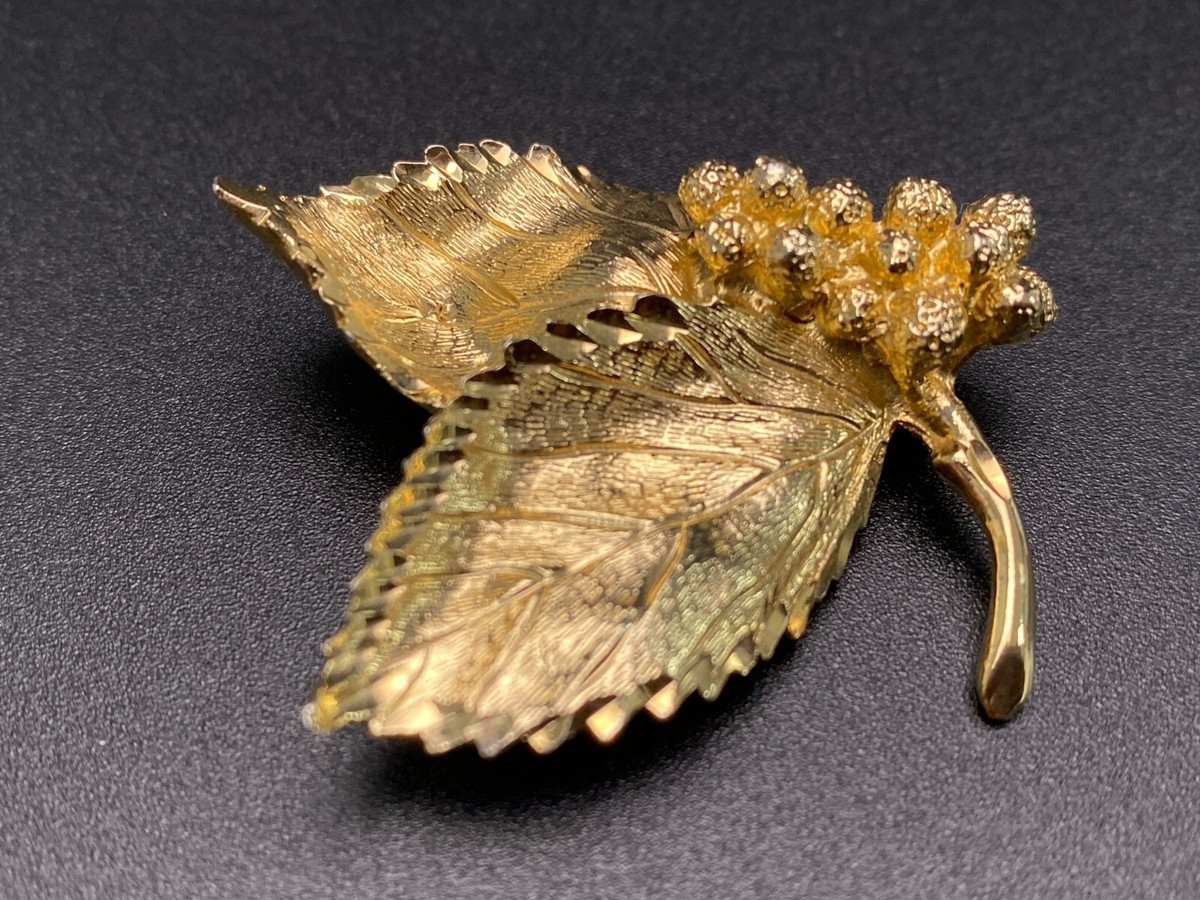 Japanese Hand crafted Gold Leaf Shape Brooch. Made in Japan