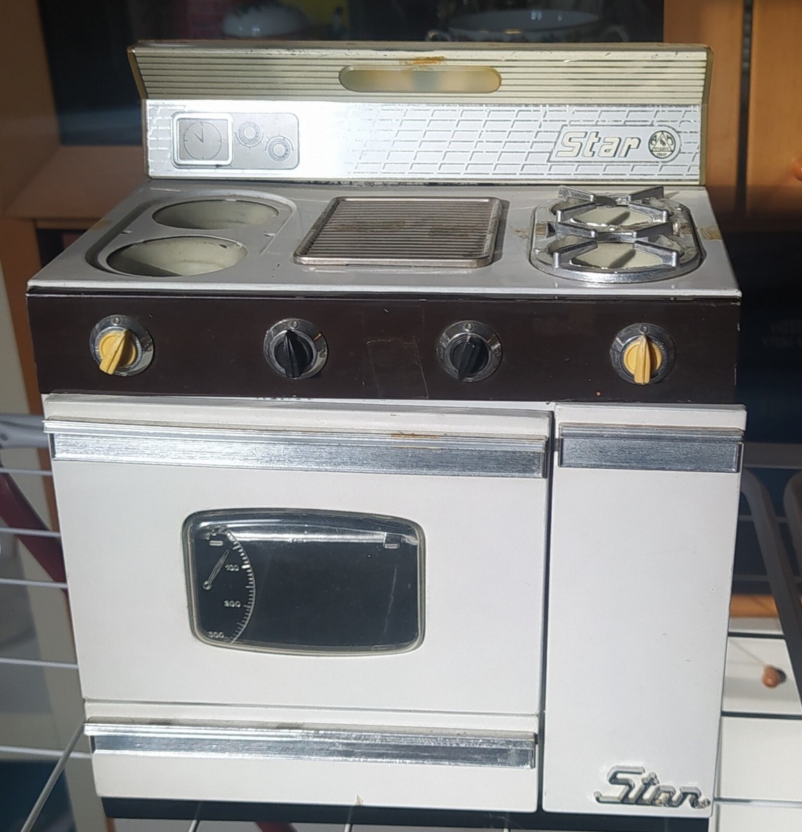 Giocattolo Cucina Latta anni 50 con tegamini e pentole