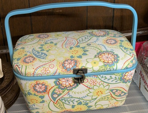 Vintage Light Color Paisley Padded Sewing Box with Tray & Handle