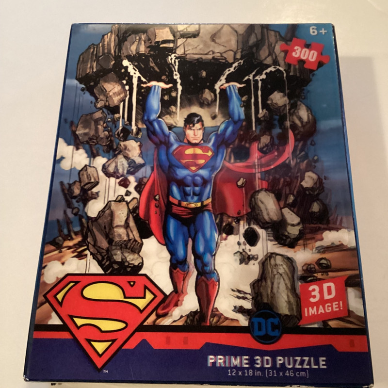 DC's Superman Prime 3D Puzzle 300 piece 12x18 in. [ 31x46 cm. ] Brand New In Box