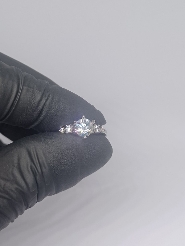 1 Ctw VVSD 6.5mm Moissanite 925 Solitaire Ring w/ Side Accents Size 7