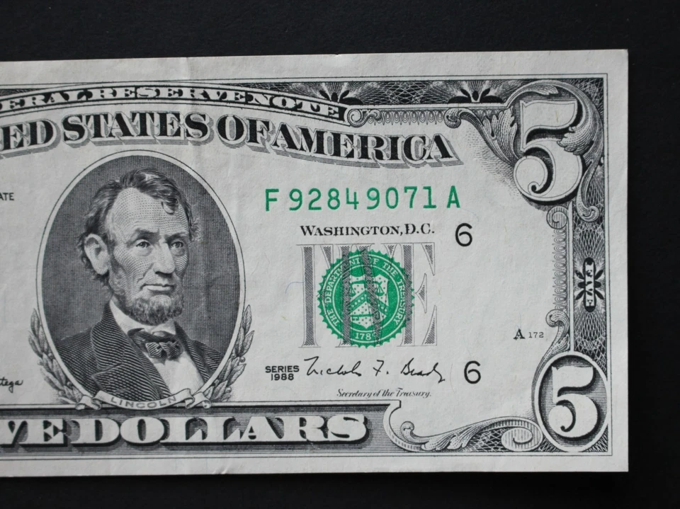 1988 $5 Atlanta Federal Reserve Note/F-1979F/about uncirculated/FREE SHIPPING! - Image 4 of 4