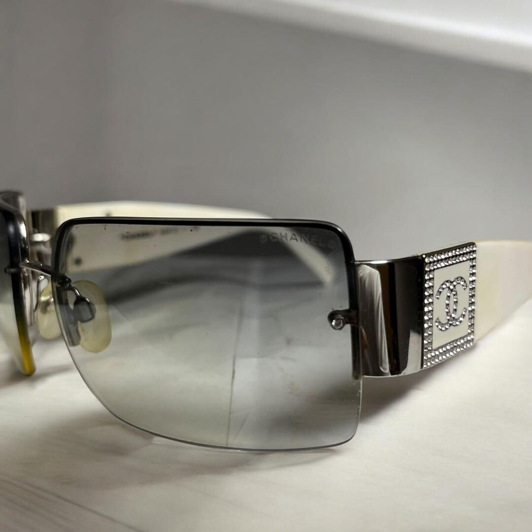 小物 CHANEL sunglasses coco y2k rhinestone CHANEL 5044B Y2K Vintage Oval Sunglasses Rhinestone Coco