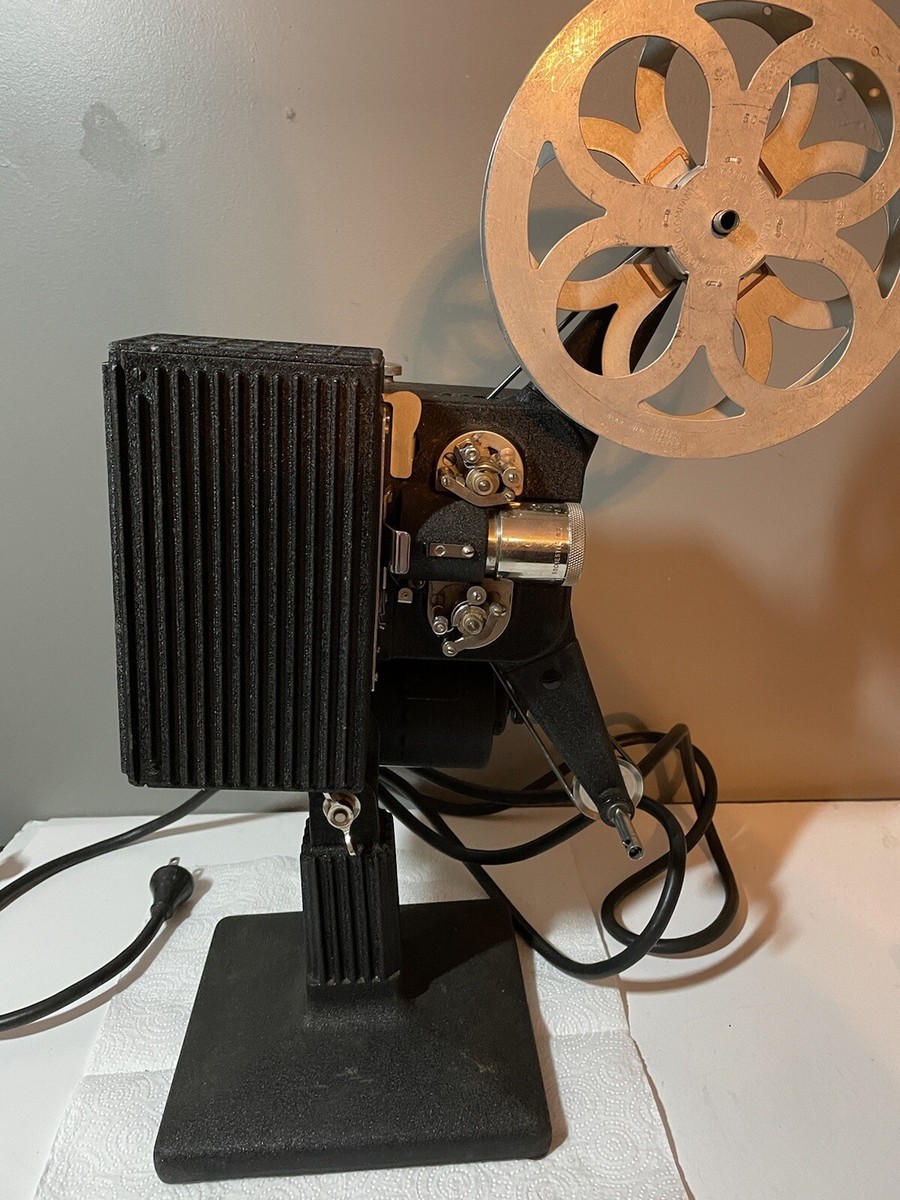 Vintage Eastman Kodak Kodascope Model EE 16mm Projector with Case