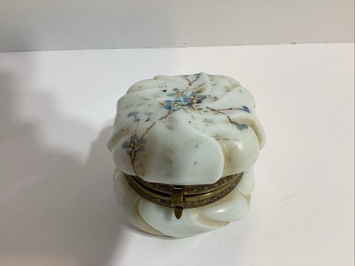 Vintage Monroe Wave Crest Dresser Trinket Box With Floral Design & Brass Hinge