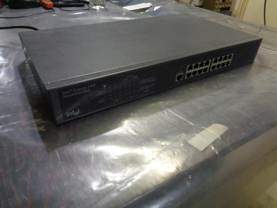 Intel Express 140T Standalone 16 Port Network Ethernet Hub - Image 2 of 4
