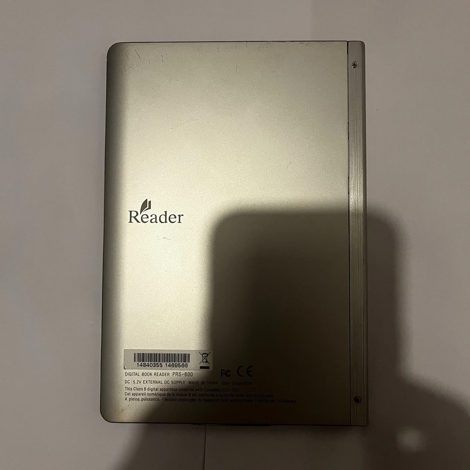 Sony PRS-600 6" Digital eBook Reader with pouch Spares & repair Only - Image 4 of 4