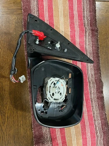 14-23LEXUS GX460 RIGHT PAX SIDE DOOR MIRROR WITH BLIND SPOT (PARTS ONLY)