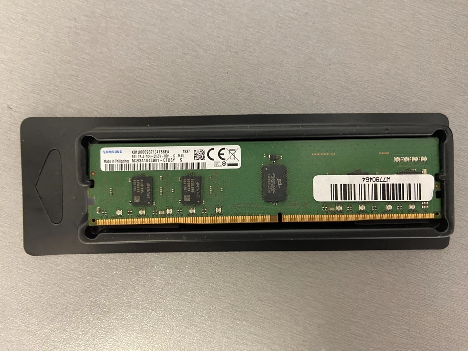 Samsung 8GB 1Rx8 PC4-2666V registered ECC M393A1K43BB1-CTD6Y