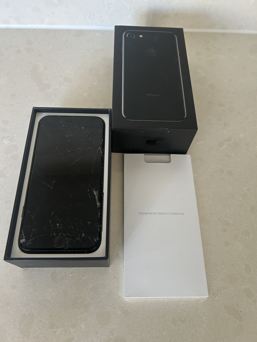 Apple iPhone 7 - 128GB - Jet Black (Unlocked) A1778 (GSM