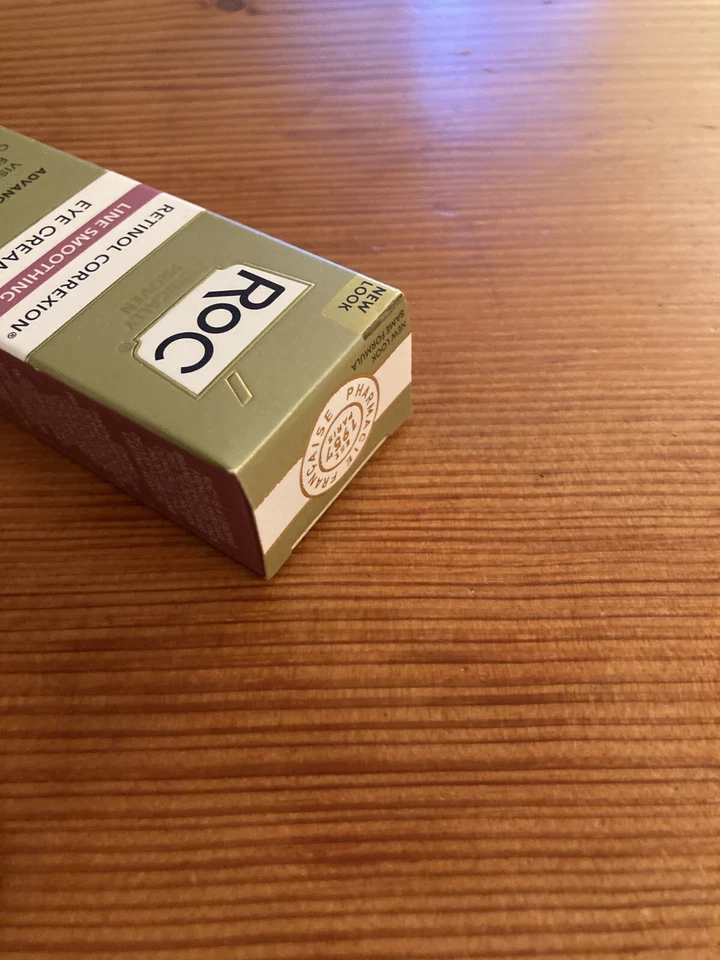 RoC Retinol Correxion Line Smoothing Anti-Aging 15ml Eye Cream - Image 3 of 4