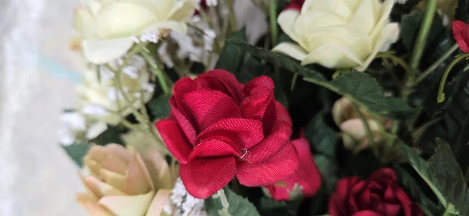 Ramo Floral Rojo y Blanco - Ramo de Dama de honor de boda - Decorativo Foto 4 de 4