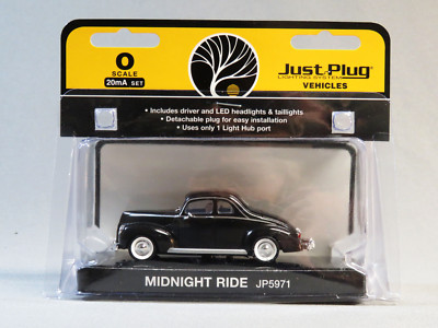 WOODLAND SCENICS JUST PLUG VEHICLES MIDNIGHT RIDE O GAUGE car train WDS5971 NEW