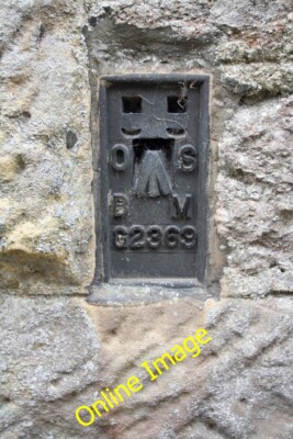 Foto 6x4 Benchmark auf ''The Old School'' Kirkby Stephen Ordnance Umfrage fl c2014