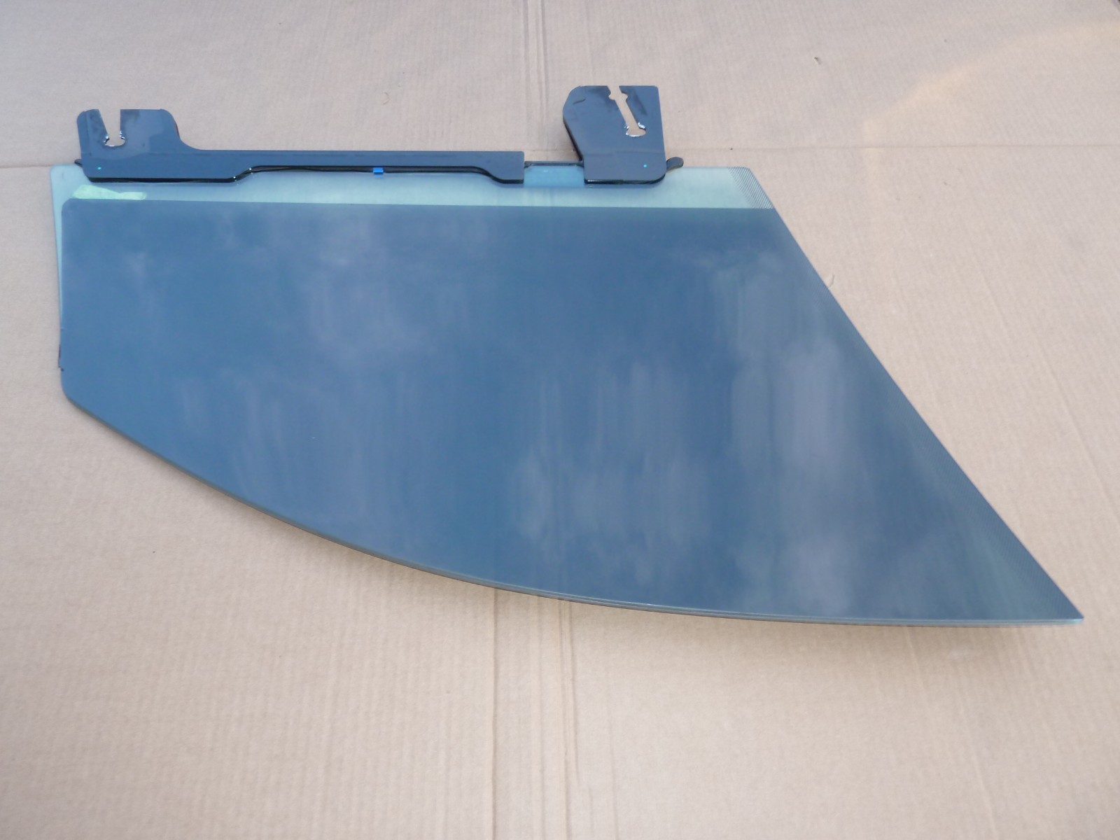 Aston Martin DBX Driver Side Door Window Double Pane Glass Tinted OEM Left Front